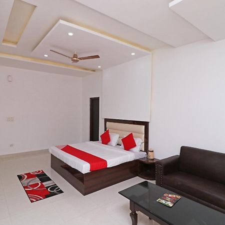 Oyo 29755 Hotel Jammu Airlines Exterior photo