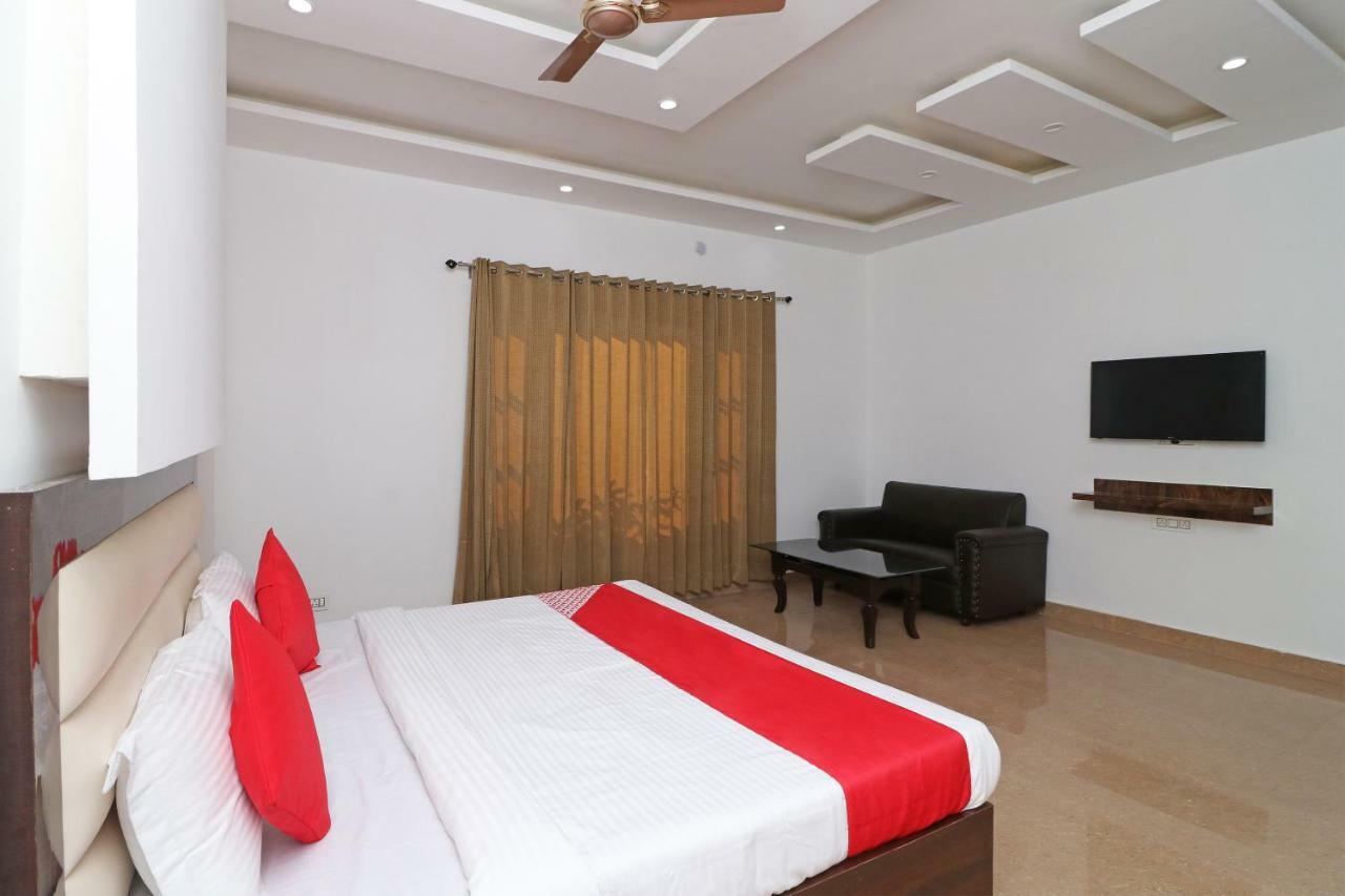 Oyo 29755 Hotel Jammu Airlines Exterior photo