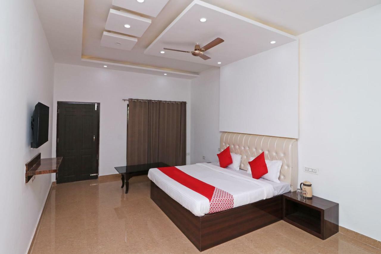 Oyo 29755 Hotel Jammu Airlines Exterior photo